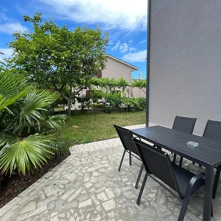 Flowers Medulin, Fucane 2 * Medolino