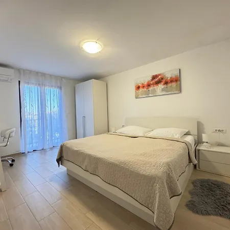 Flowers Medulin, Fucane 2 *