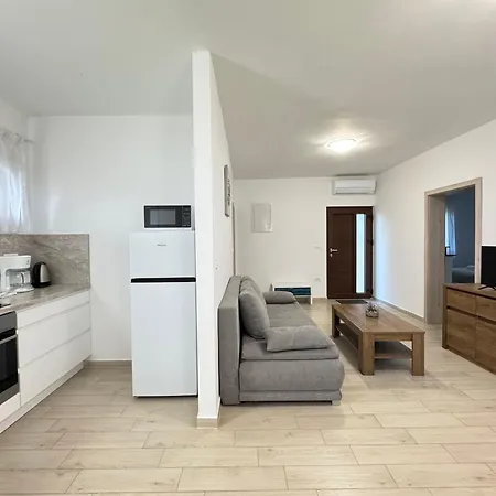 Flowers Medulin, Fucane 2