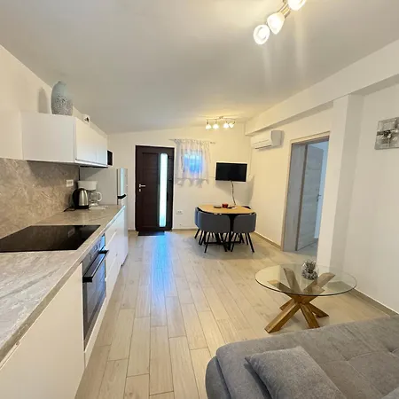 Flowers Medulin, Fucane 2 *